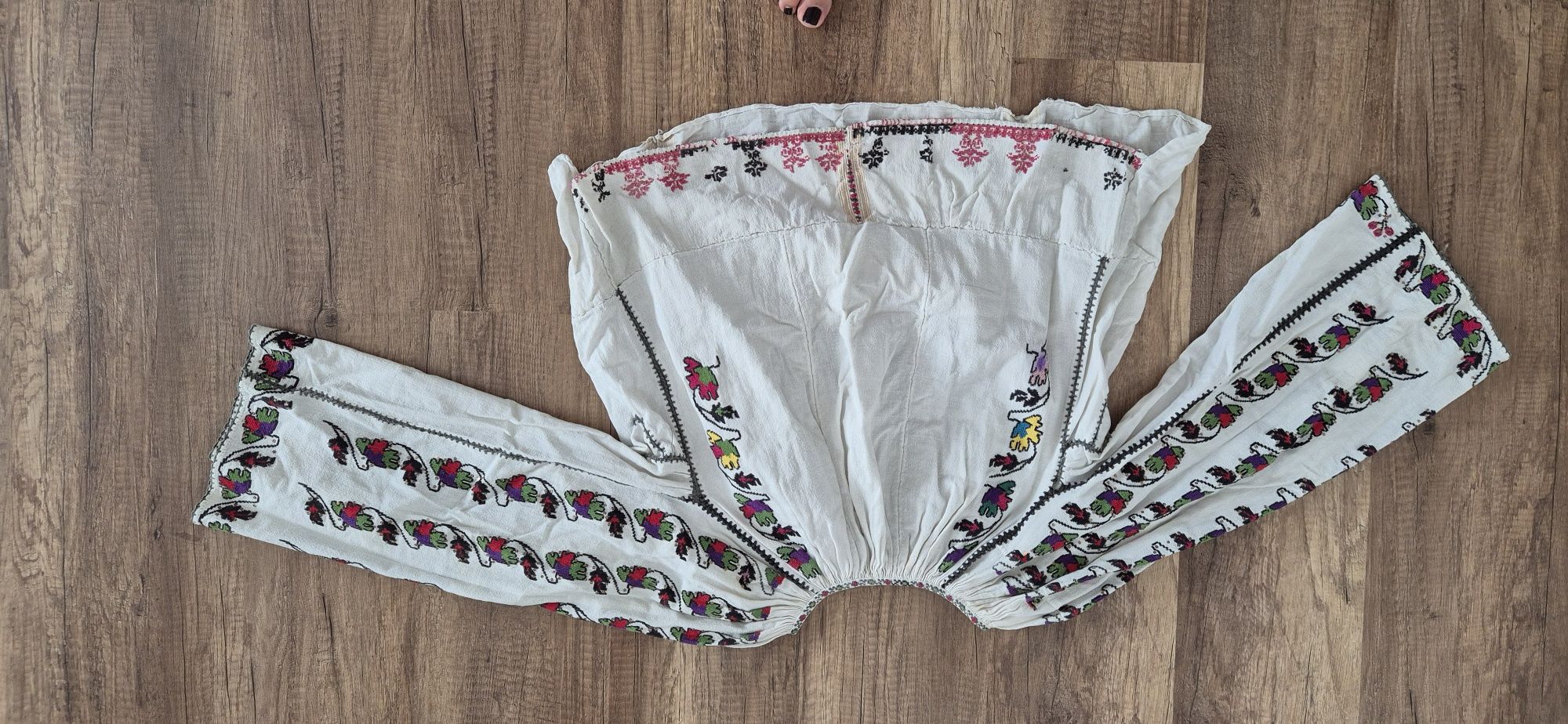 Costum popular foarte vechi