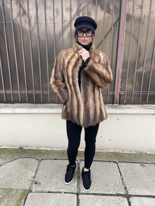 Haina din blana naturala de bizam