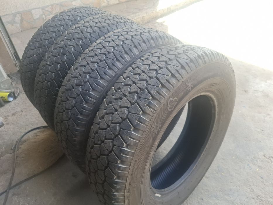 Гуми 205/75/16c  Ласса