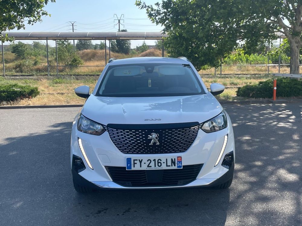 Peugeot 2008 1.2 benzina 2021 impecabil