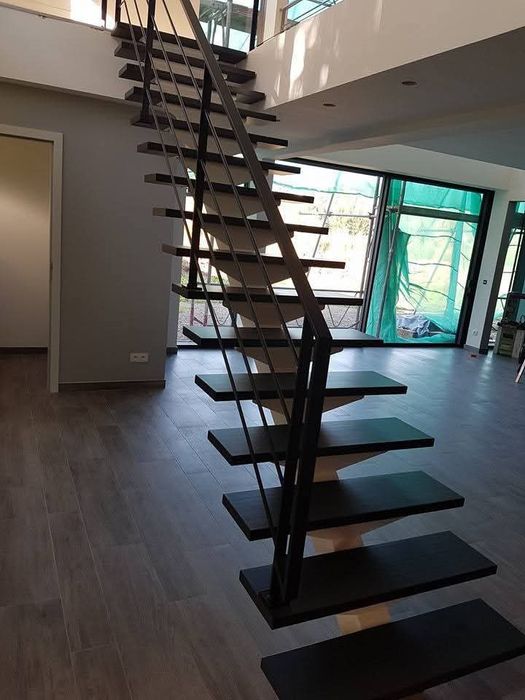Scări metalice pentru interior
