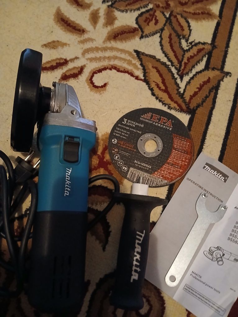 Срочно продам болгарку makita