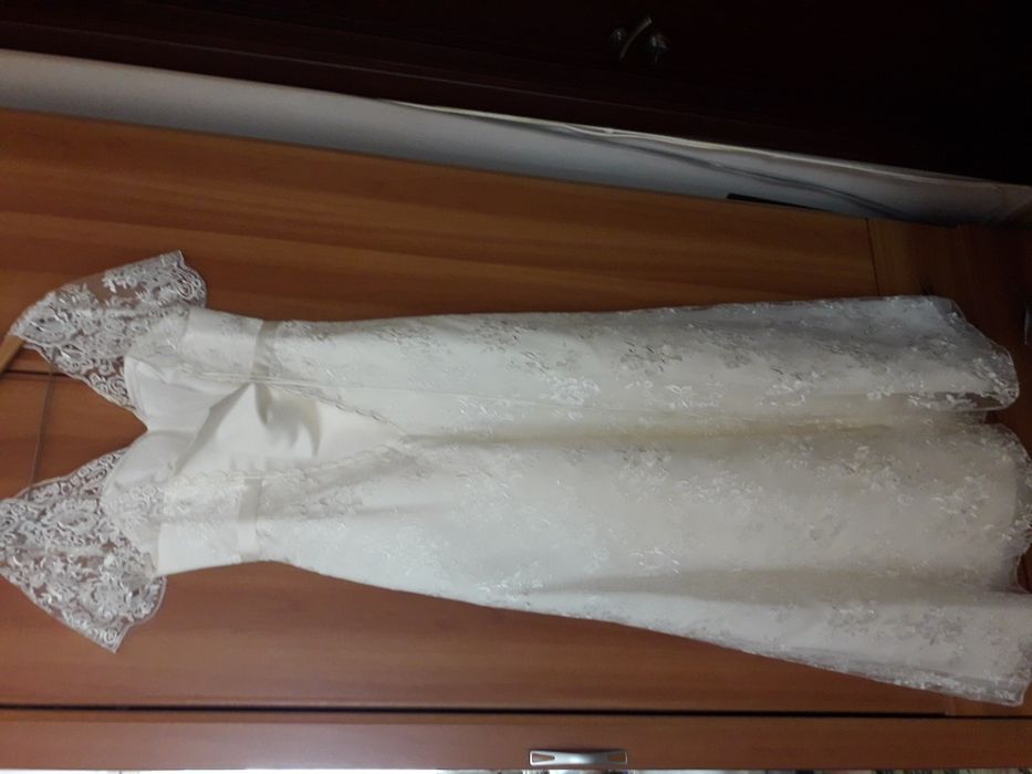 Rochie de mireasa,ofer crinolina si bolero