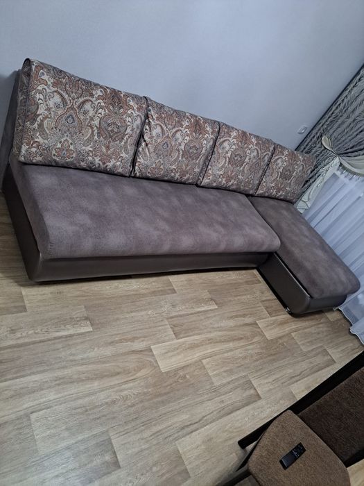 Продам б/у диван