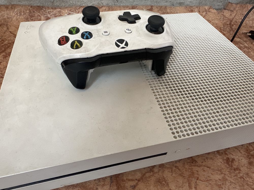 Продам xbox one s