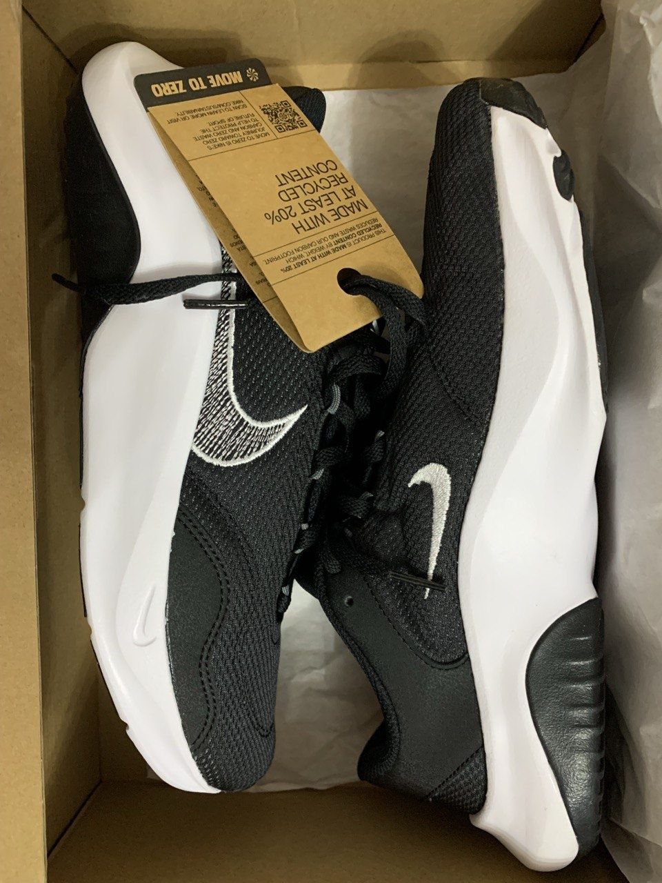Nike walking shoes legend essential 3