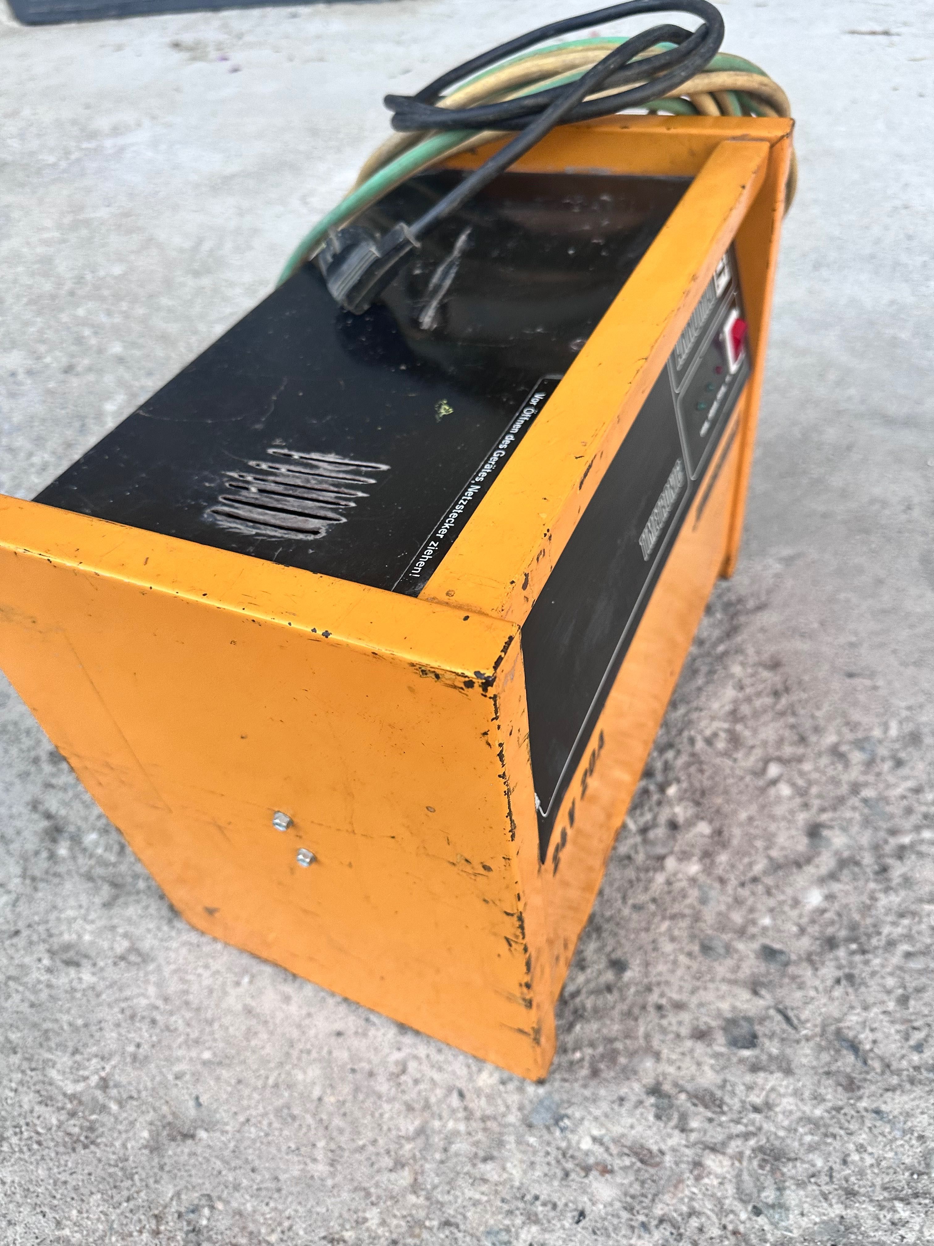 Akkumat Timetronik 24v/20A
