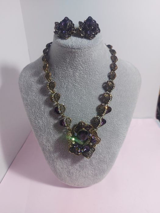 Набор бижутерии.