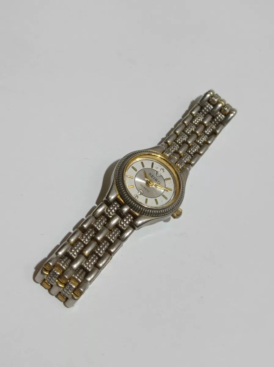 Японские женские электронные часы Seiko