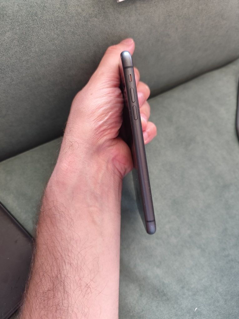 Телефон IPHONE 11 64 GB