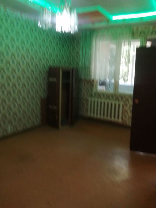 Срочно ! Чиланзар 17.  3 Х комнатная переделенная в 4 х