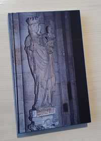 Мемориална плоча от Катедралата Нотре Даме в Париж