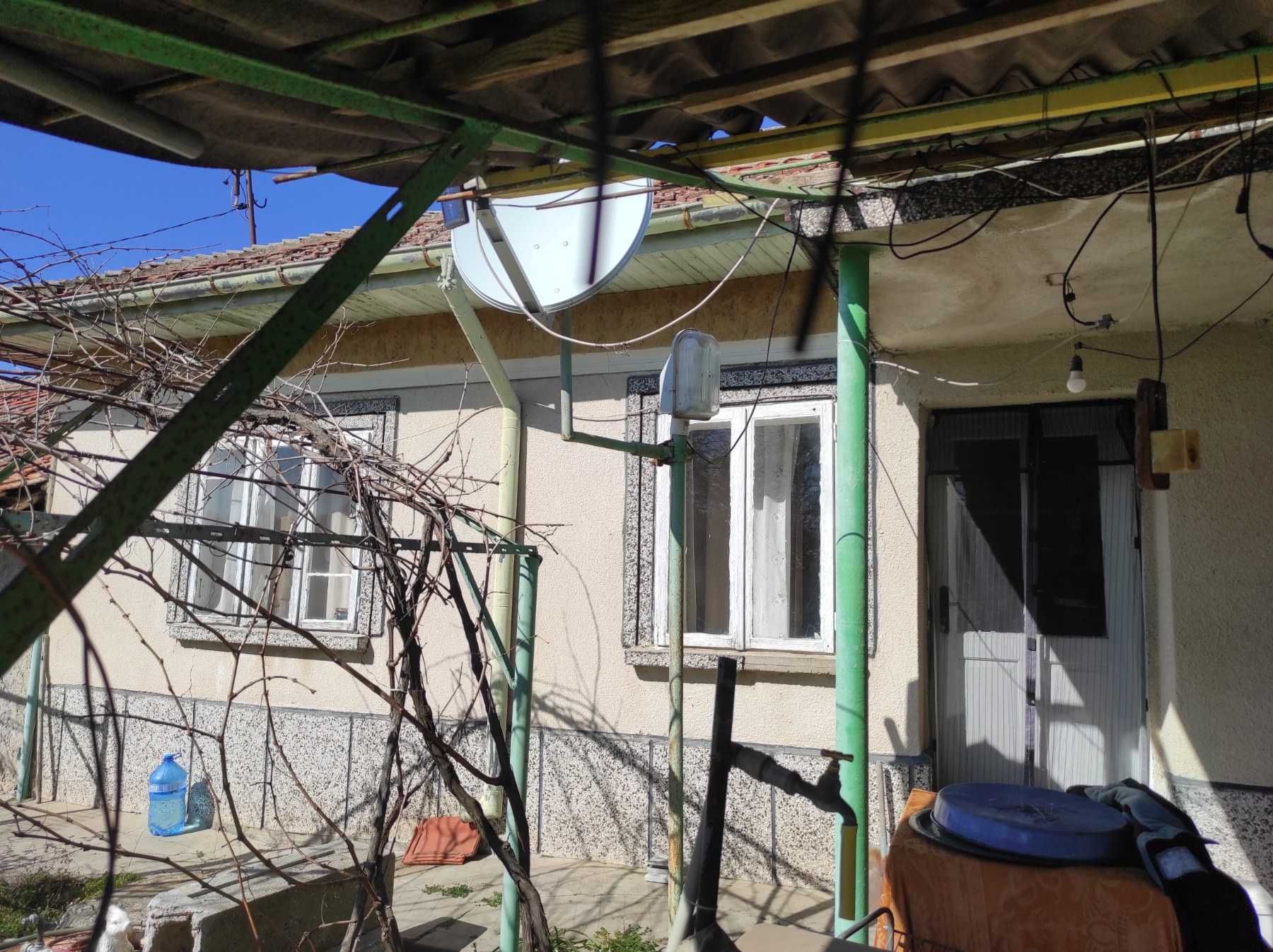 Продавам къща в село Казимир