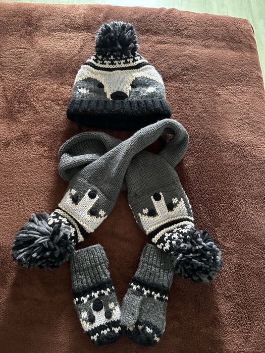 Set caciula fular manusi calduroase