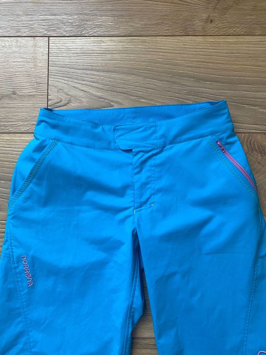 NORRONA-pantaloni scurti, stare foarte buna , dame , marimea XS