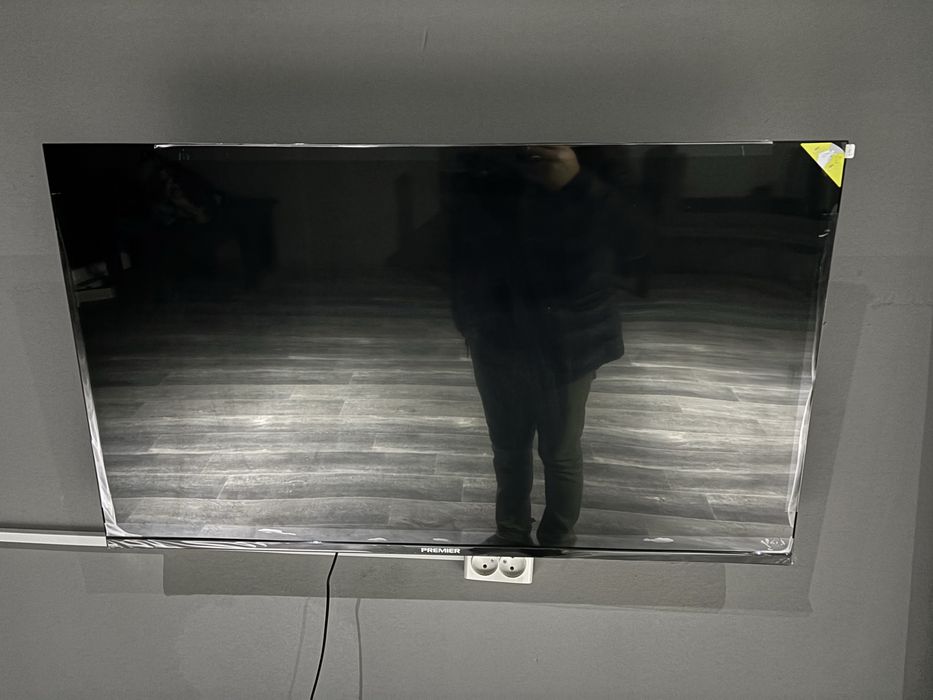 Продам Smart TV Premier 43” UHD 4K + кронштейн — Отличное состояние