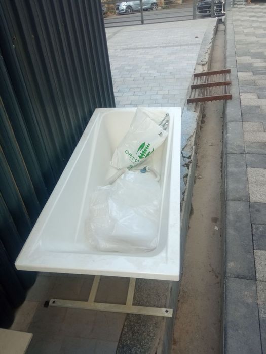 Срочно продается ванна акриловая