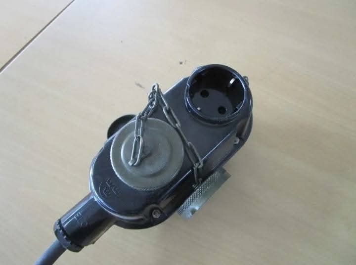 Priza exterior. Priza militara. Priza impermeabila.