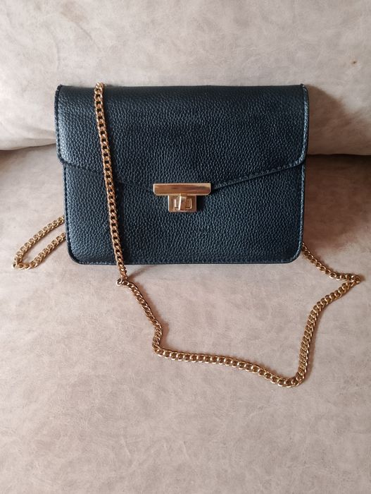 Дамски чанти за ежедневието и специални поводи