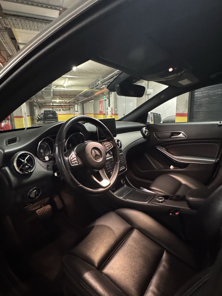 Mercedes CLA 180 бензин