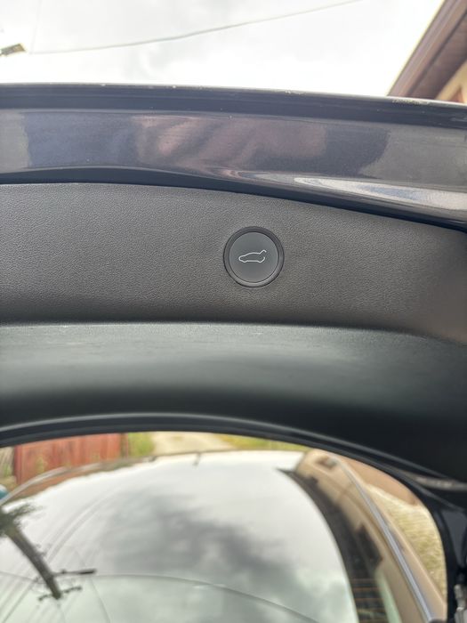 Tesla model 3 doar 72500km