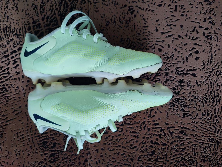 Nike Tiempo numărul 39