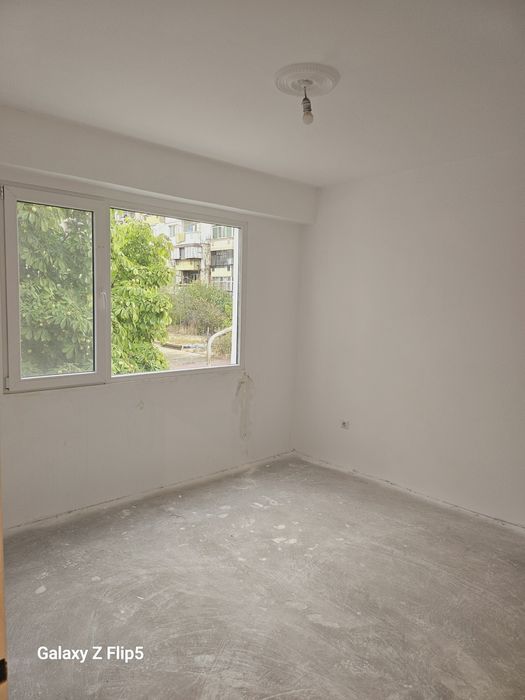 Продава се Тристаен апартамент в Казанлък - 90 кв.м за 680 €/кв.м - Снимка #1