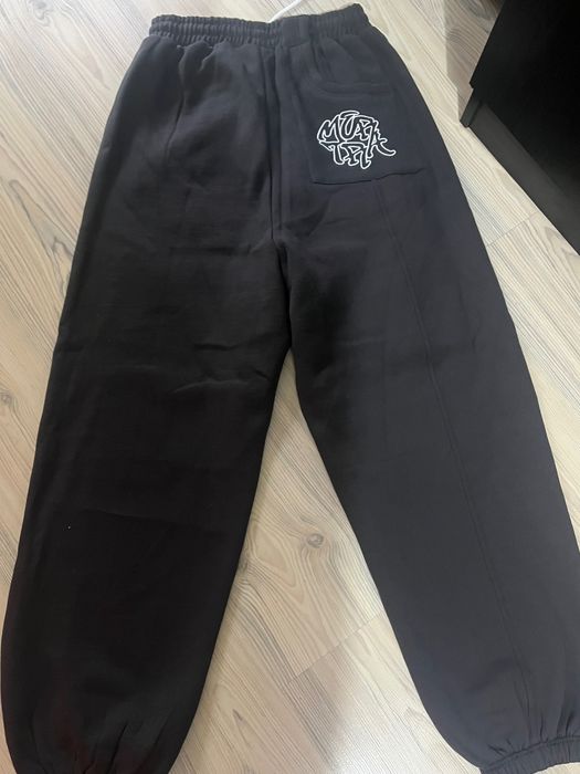 ЧИСТО НОВ! Mertra екип