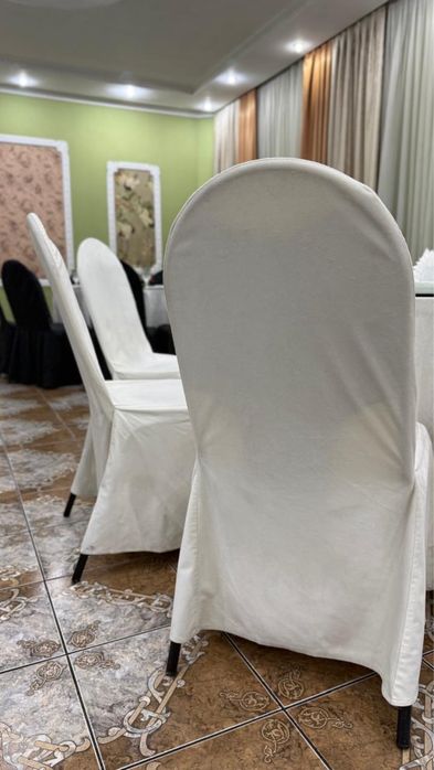 Продам стулья с чехлами