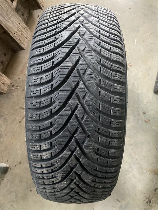 Зимни Гуми 205/55/17 KLEBER