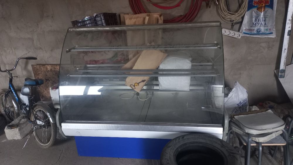 Ветрина холодильник Ветринный холодильник 
Ветринный холодильник 
Сост