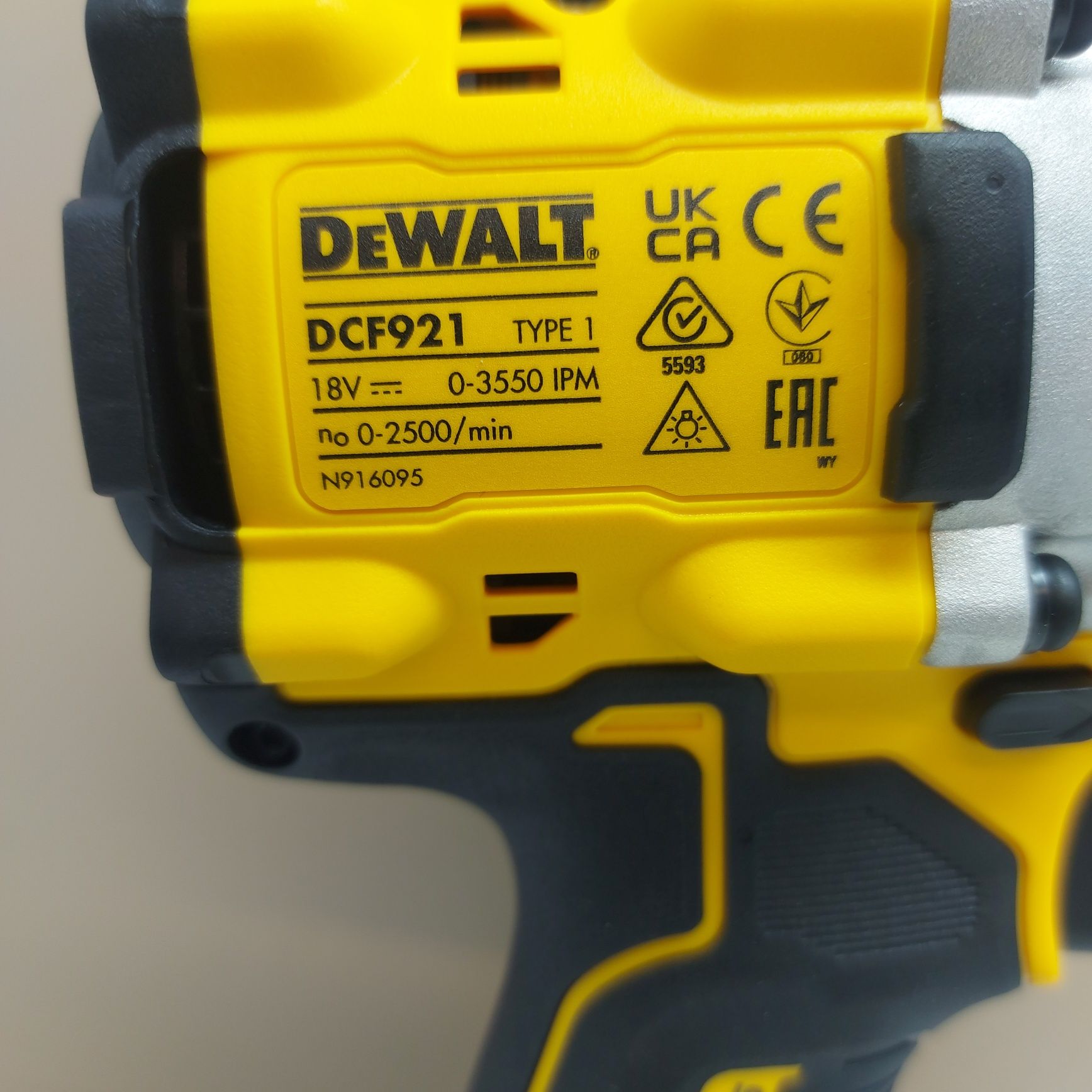 Акумулаторен гайковерт Dewalt DCF921N