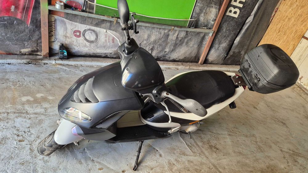 Scuter Piaggio NRG MC4 Power cu motor de 49cmc