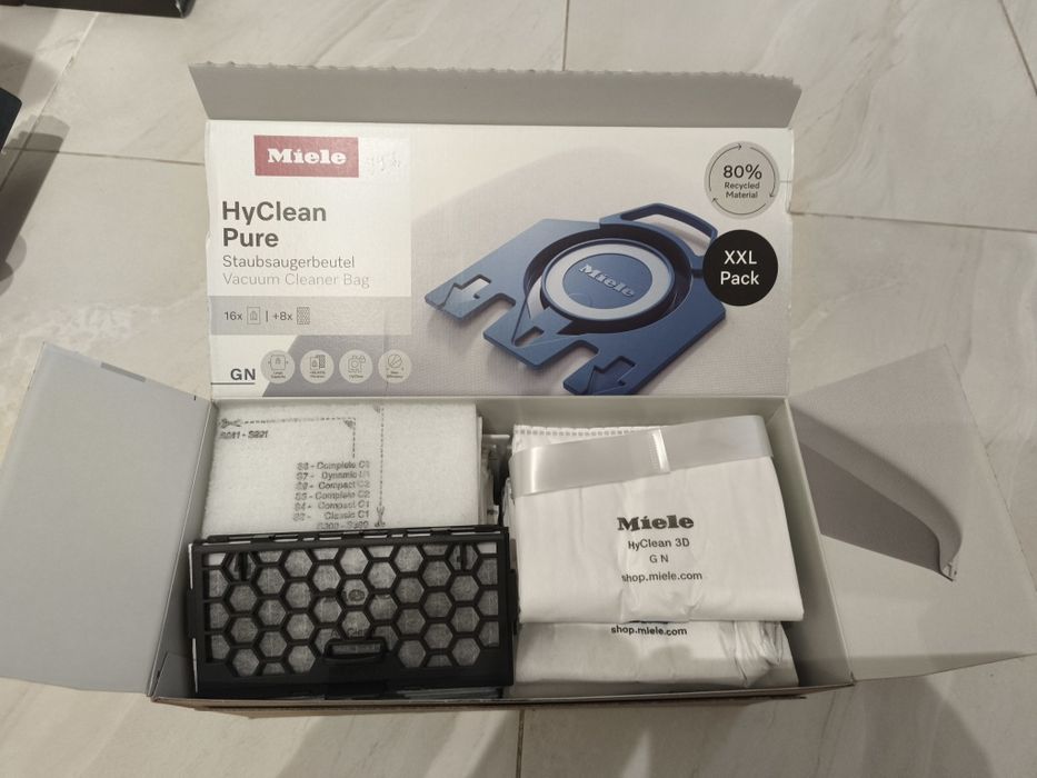 Прахосмукачка Miele Complete C3 Select 120 PowerLine