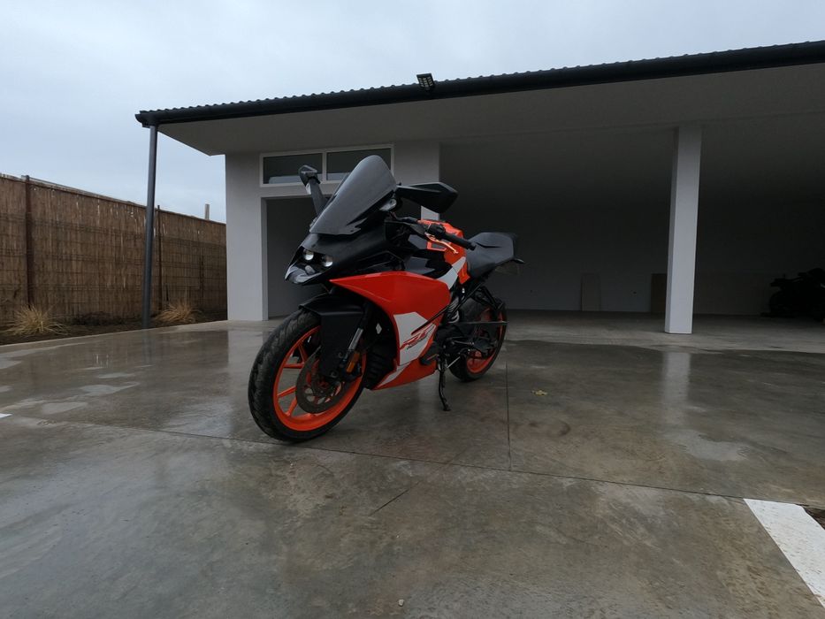 Vând KTM RC125 2017