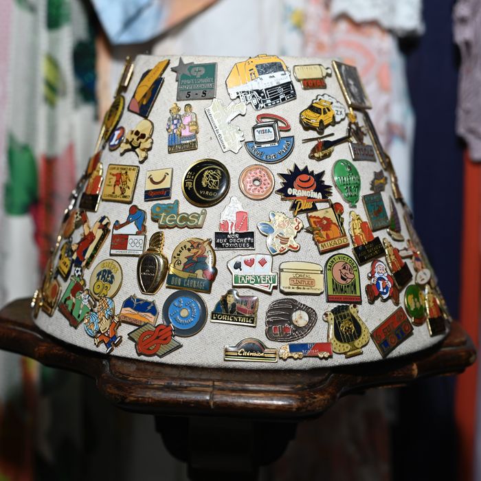 Colecție veche de insigne