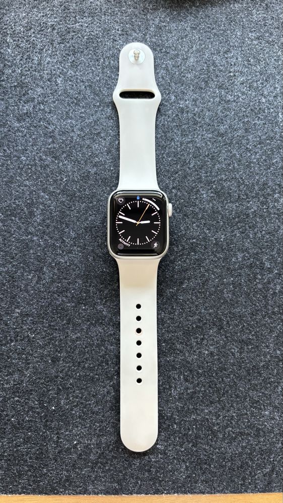 Apple Watch SE 2 (2023г) 40mm Цвят Starlight Smart Watch iPhone