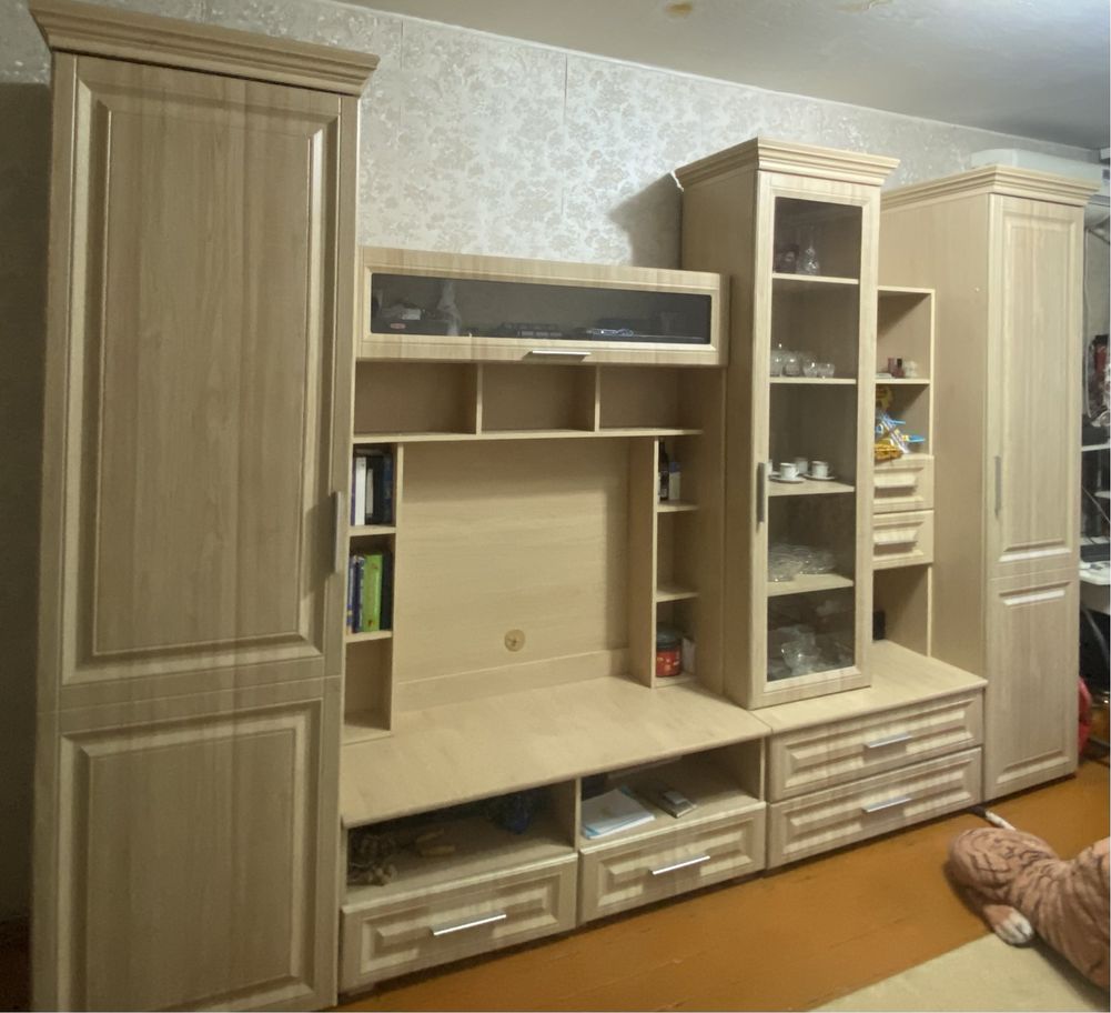 Шкаф для гостиной
