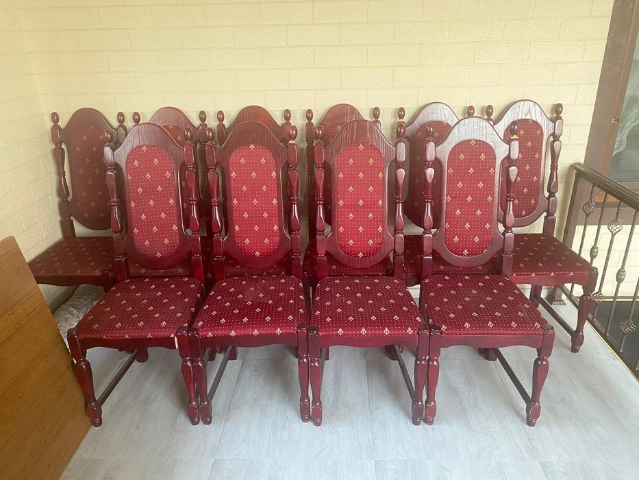 Продам стулья 10 шт., 10 dona stul sotiladi.