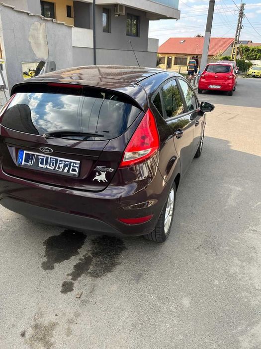 Vând Ford Fiesta