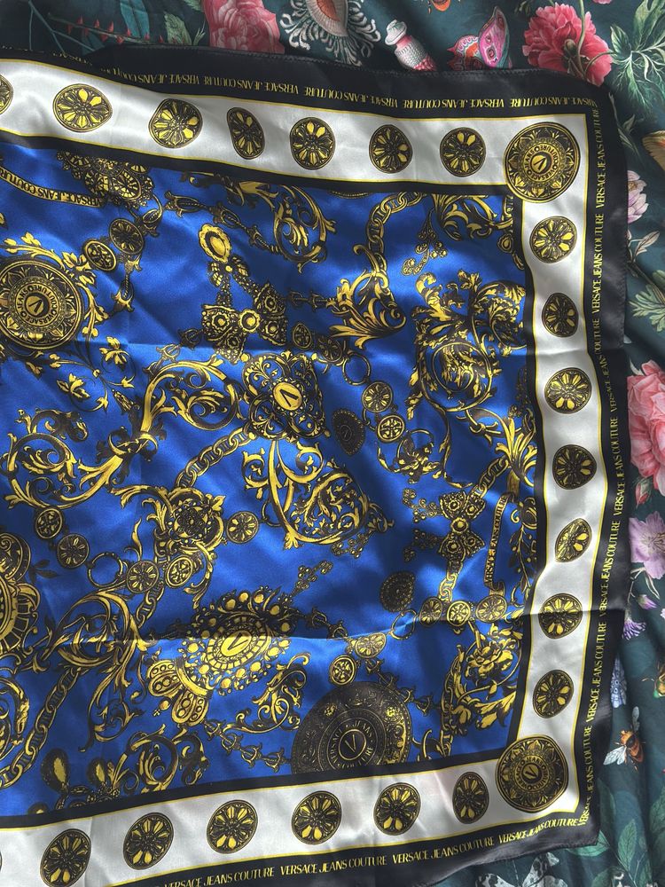Оригинален шал Versace