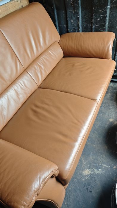 Диван от естествена кожа