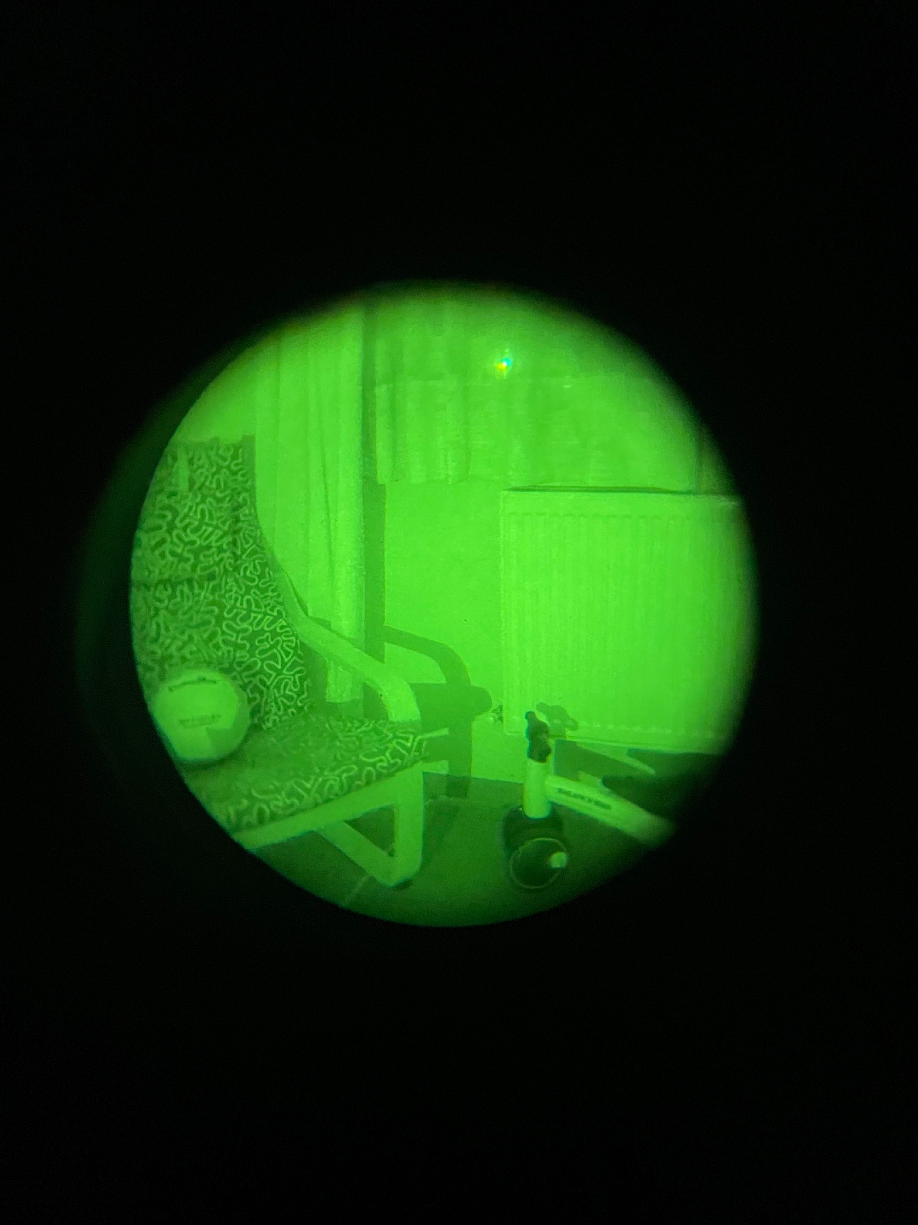 Set aparat de vedere pe timp de noapte + proiector infrarosu