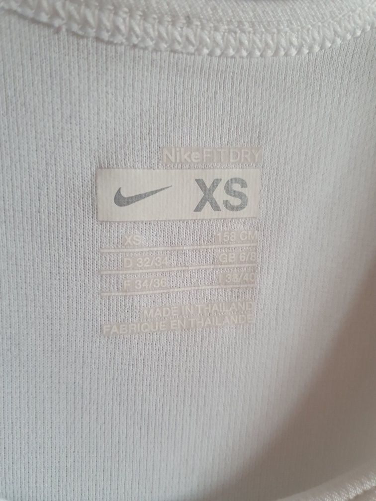 Дамски спортен потник Nike XS