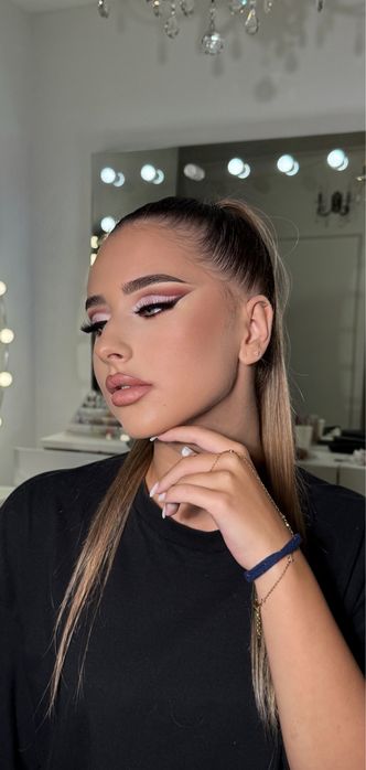 Make up 150 de lei