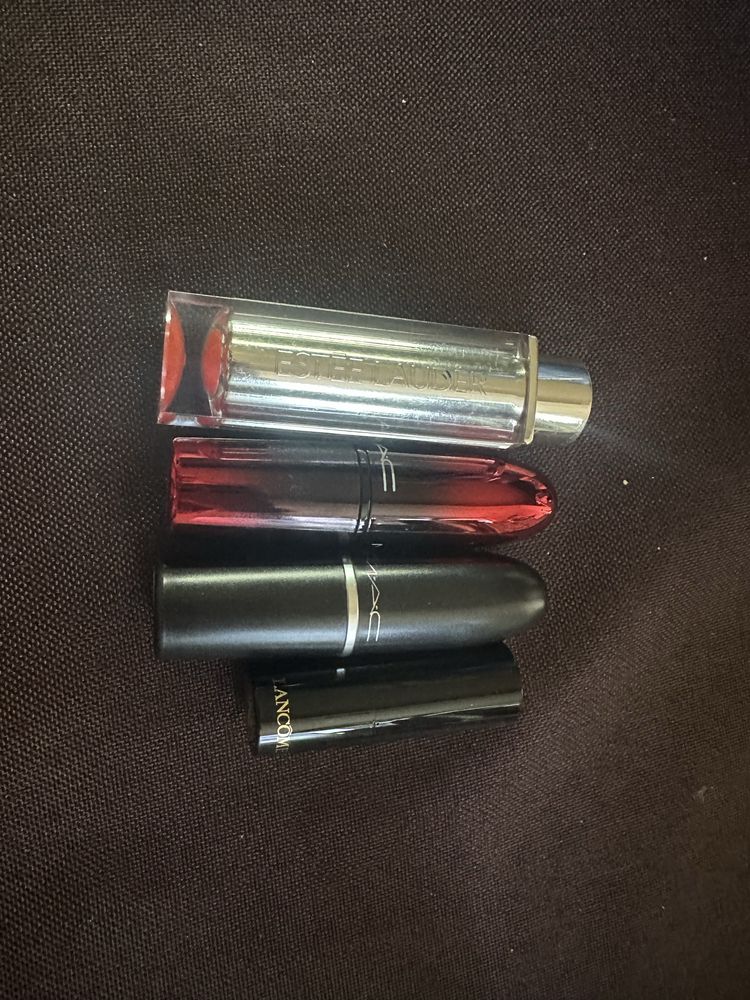 Козметика Clinique, Estée Lauder, Uriage, Mac