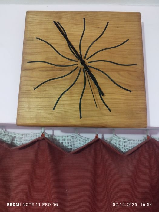 Часовник от череша и епоксидна смола