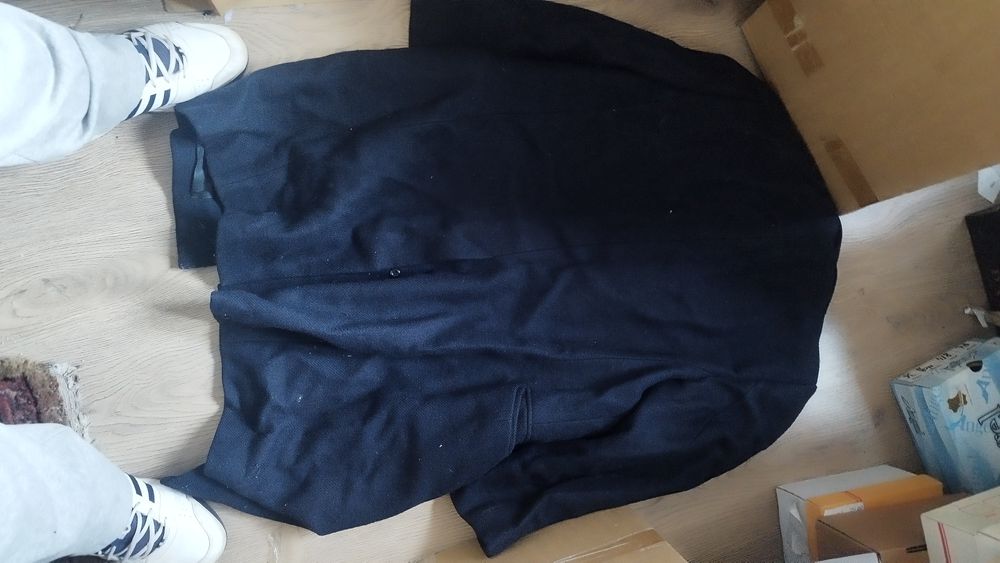 De vânzare palton bărbătesc măr 50 material lână.