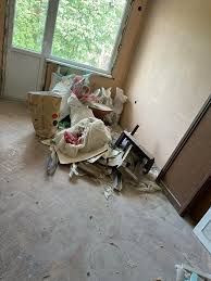 Транспорт и хамалски услуги  Кърти чисти извозва  Хамалски