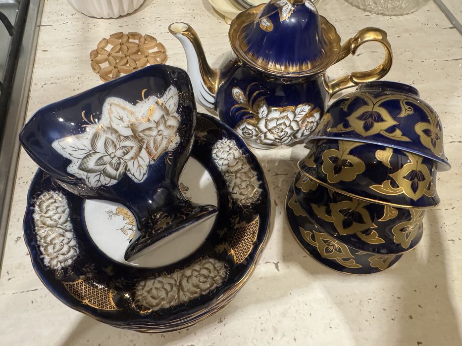 Набор синей посуды